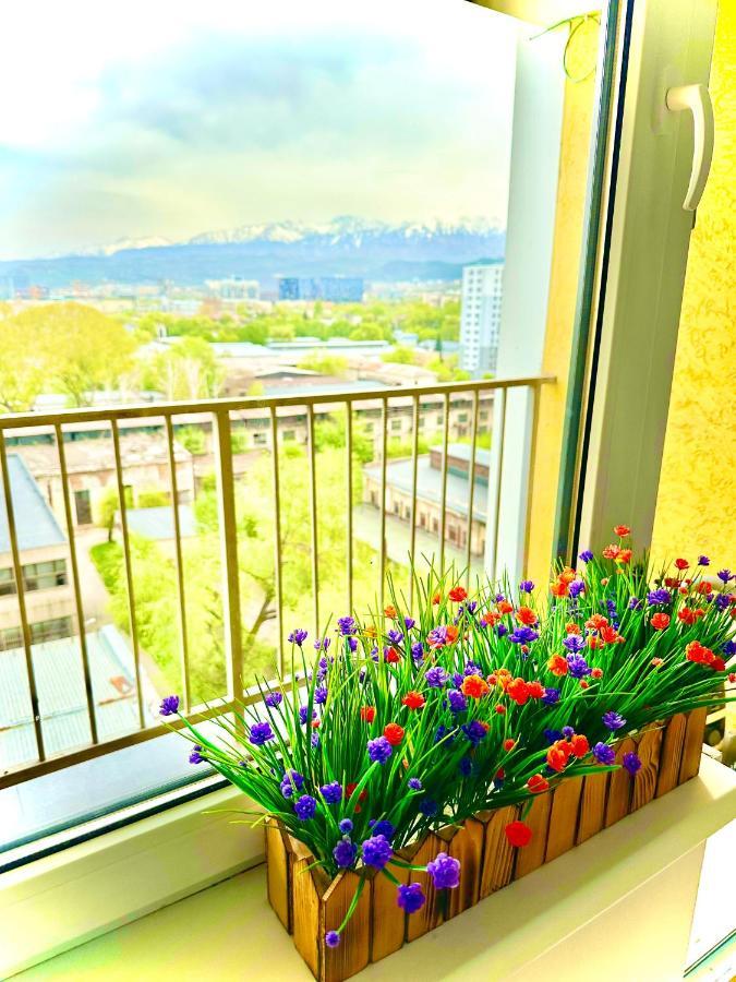 Medinahotelkz, # 70, Вид На Горы, До Арбата 15 Мин Пешком, Halal Almaty Ngoại thất bức ảnh